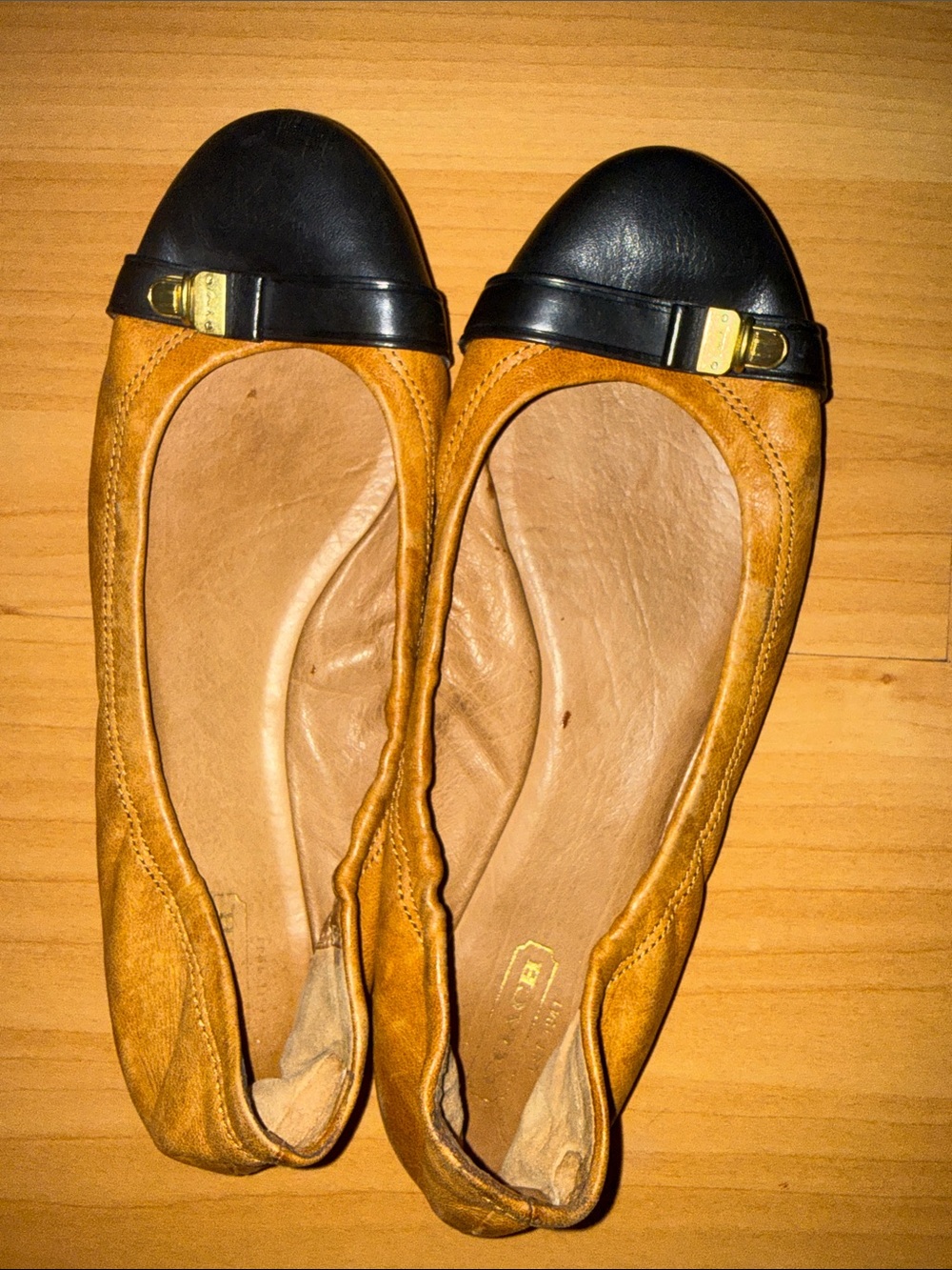 Coach Two-Tone Leather Ballet Flats - Black & Tan